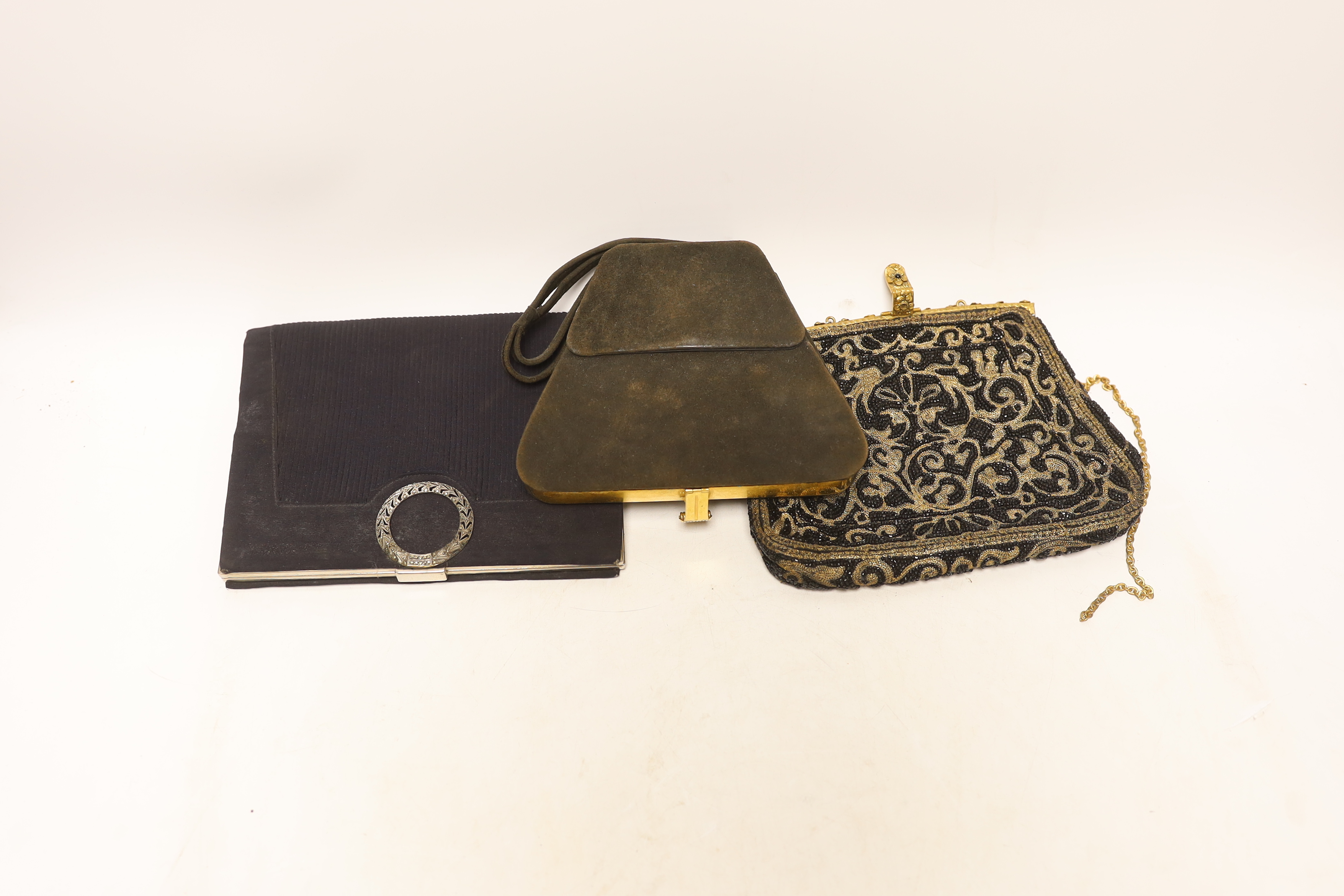 Five ladies evening bags 1930's-40's, together with a pair of pink leather evening gloves and a similar pair of ladies gauntlet gloves